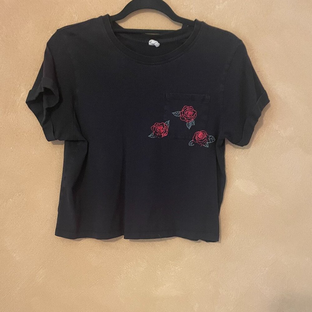 Cropped Black T-Shirt